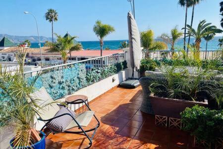 Apartamento En Primera Linea De Playa 内尔哈 外观 照片