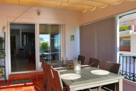 Apartamento En Primera Linea De Playa 内尔哈 外观 照片