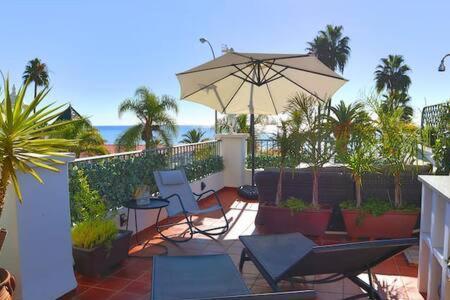 Apartamento En Primera Linea De Playa 内尔哈 外观 照片