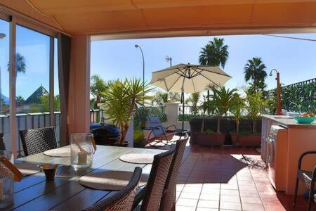 Apartamento En Primera Linea De Playa 内尔哈 外观 照片