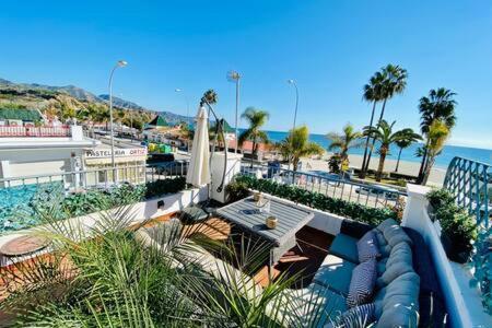 Apartamento En Primera Linea De Playa 内尔哈 外观 照片