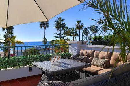 Apartamento En Primera Linea De Playa 内尔哈 外观 照片
