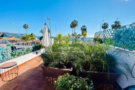 Apartamento En Primera Linea De Playa 内尔哈 外观 照片