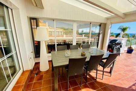 Apartamento En Primera Linea De Playa 内尔哈 外观 照片