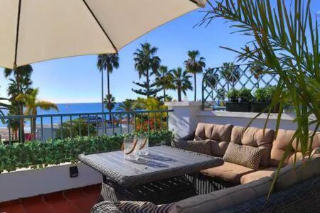 Apartamento En Primera Linea De Playa 内尔哈 外观 照片